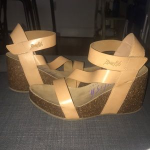 Wedges with Velcro strap